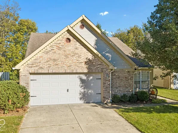 11076 Oakridge Dr, Fishers, IN 46038