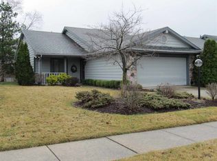 10722 Lake Pointe Dr, Fort Wayne, IN 46845