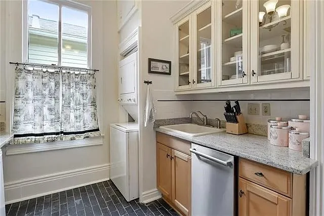 4436 Saint Charles Ave #5 — Photo 7