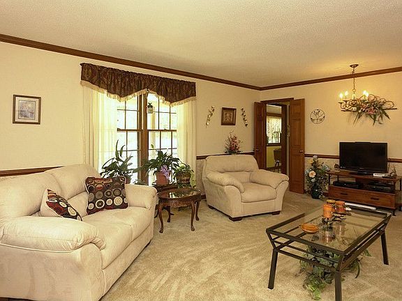 5th image of 104 N Lakeside Dr