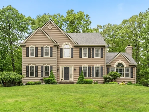 7 Goodnow Ln, Framingham, MA 01701
