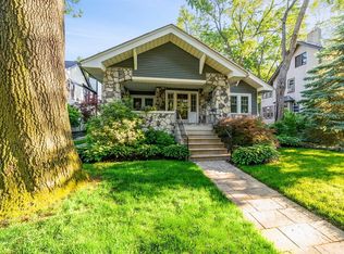 13 Devonshire Rd, Pleasant Ridge, MI 48069