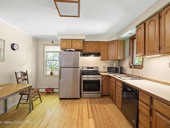 4th image of 18 Taft Road
