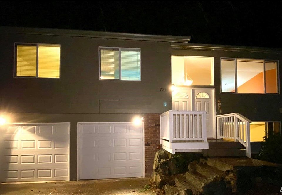1st image of 721 218th Ave NE