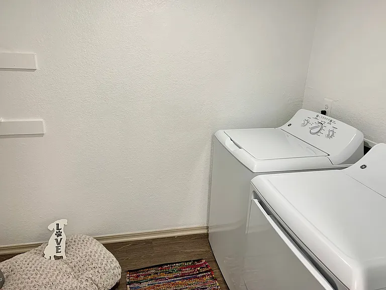 Quail Hollow Apartments — Photo 12