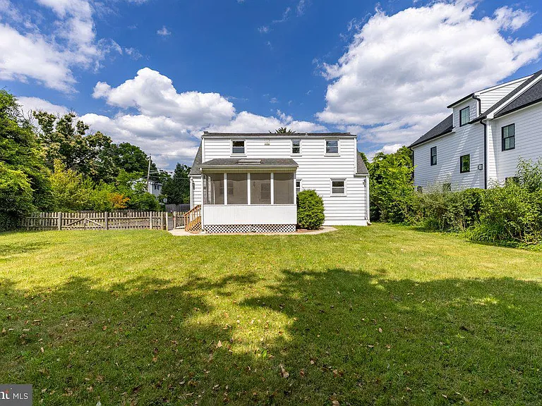 182 Linden Ln — Photo 22