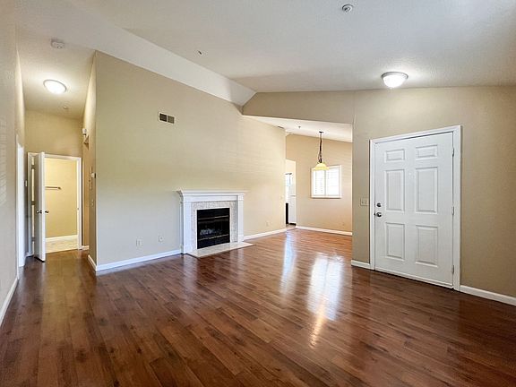 5th image of 34 Golden Gate Cir