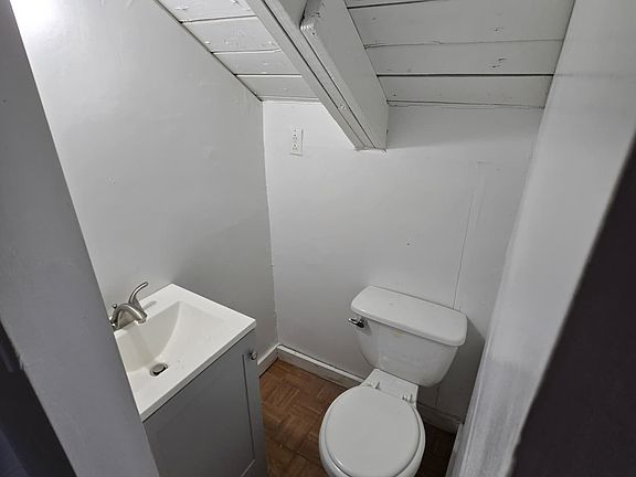 12th image of 1197 Lake Dr