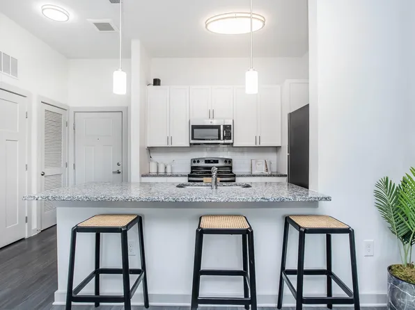 The Flats at Laurel & Pine