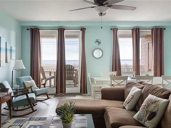 2nd image of 3738 Sandpiper Rd APT 231B