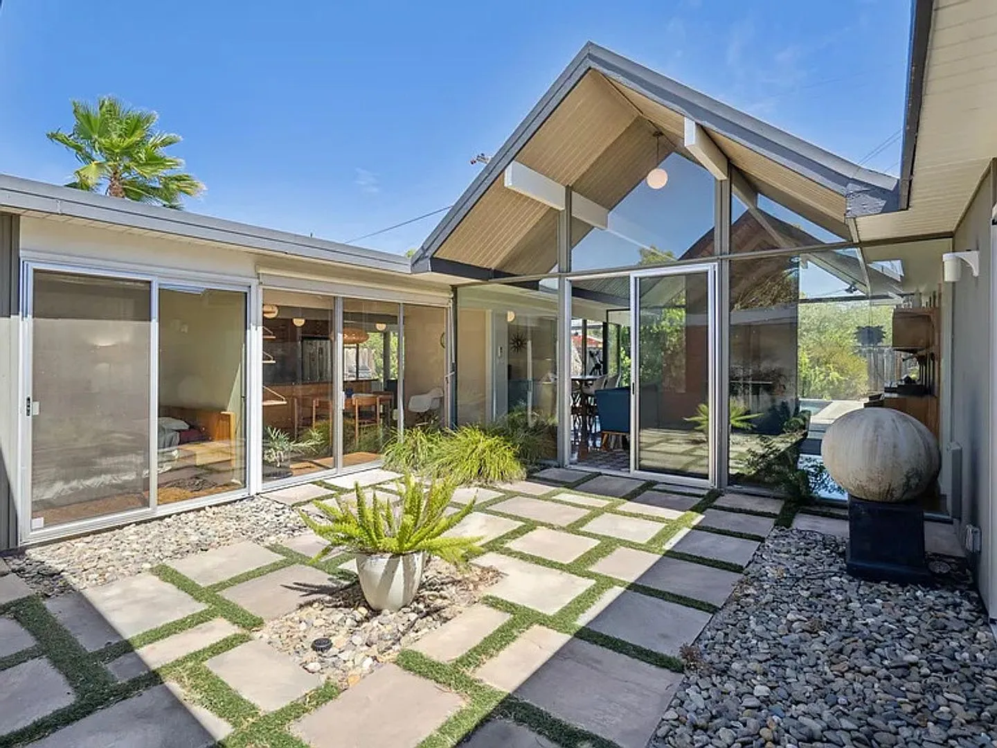 Exquisite Eichler Home with Pool, Spacious Backyard & Modern Comfort! — Photo 2