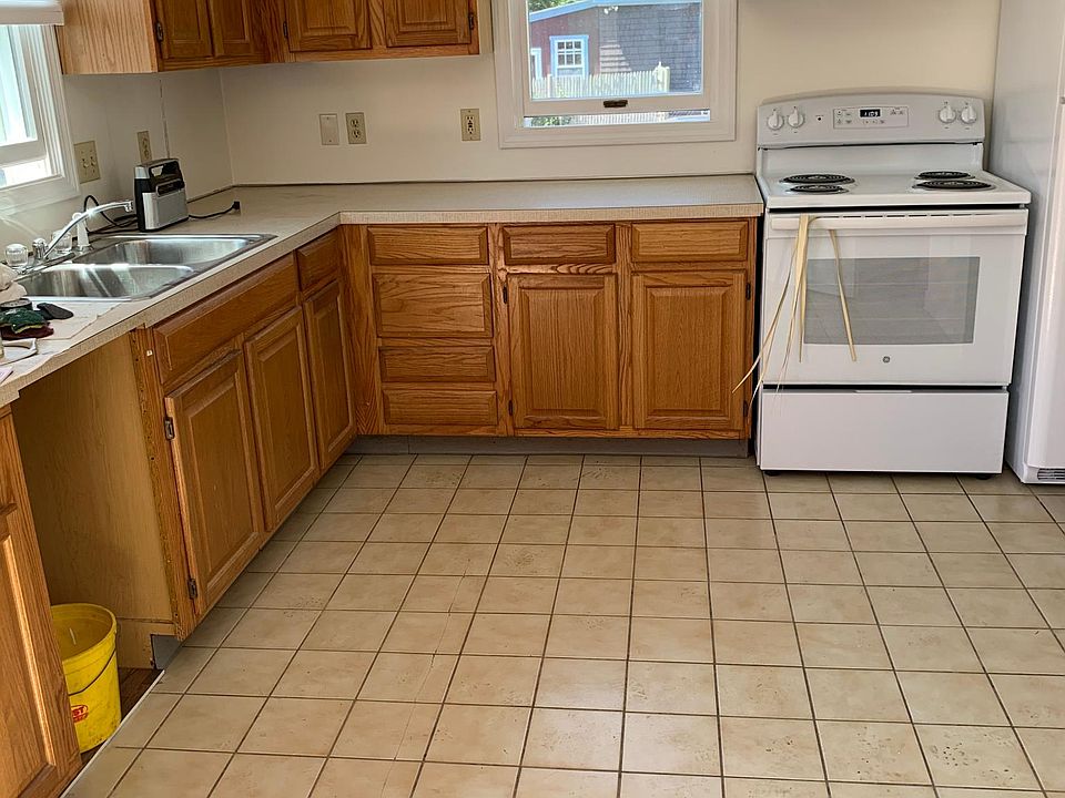 2nd image of 14 Steele Ave APT 1
