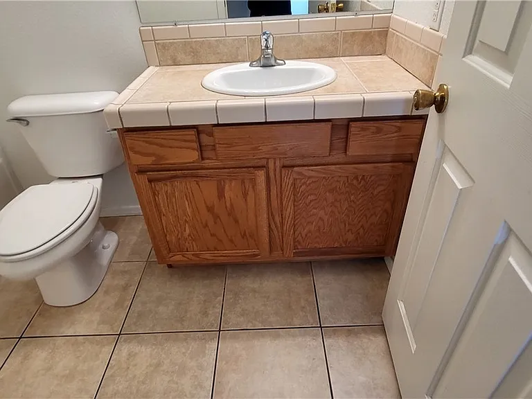 652 Holly St — Photo 18