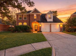 12735 Canterbury Dr, Houston, TX 77014