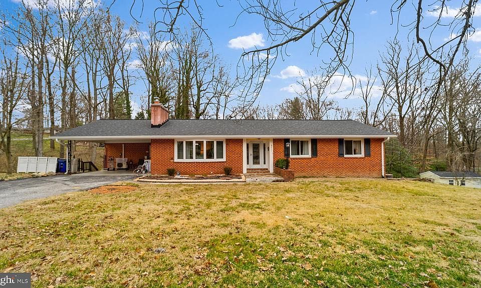 1st image of 8911 Chantel Ct