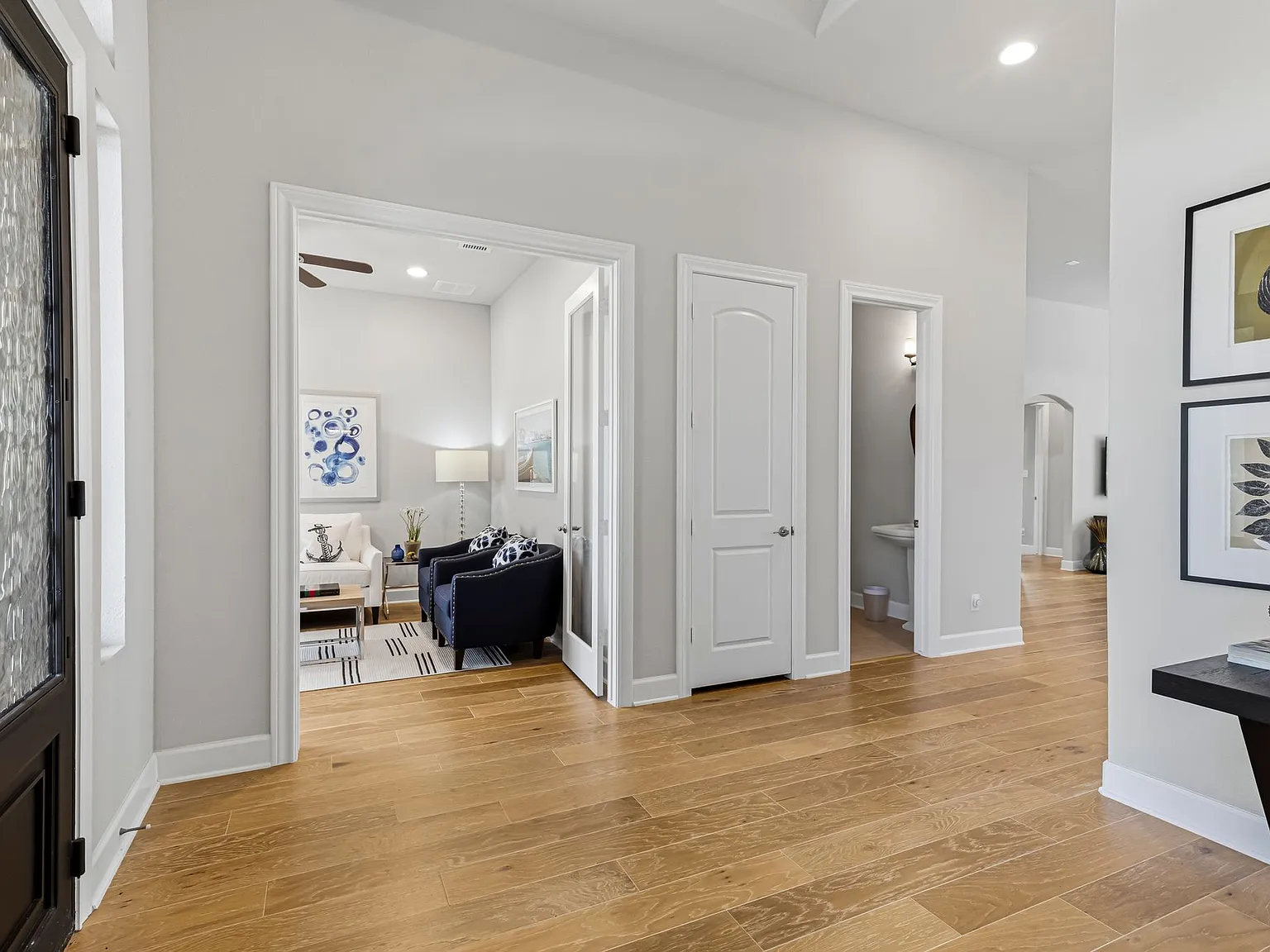 3 bed, 3.5 bath, 2994 sqft, $3,750 — Photo 4