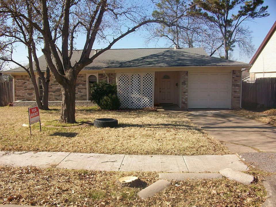 1st image of 2415 Glacier St