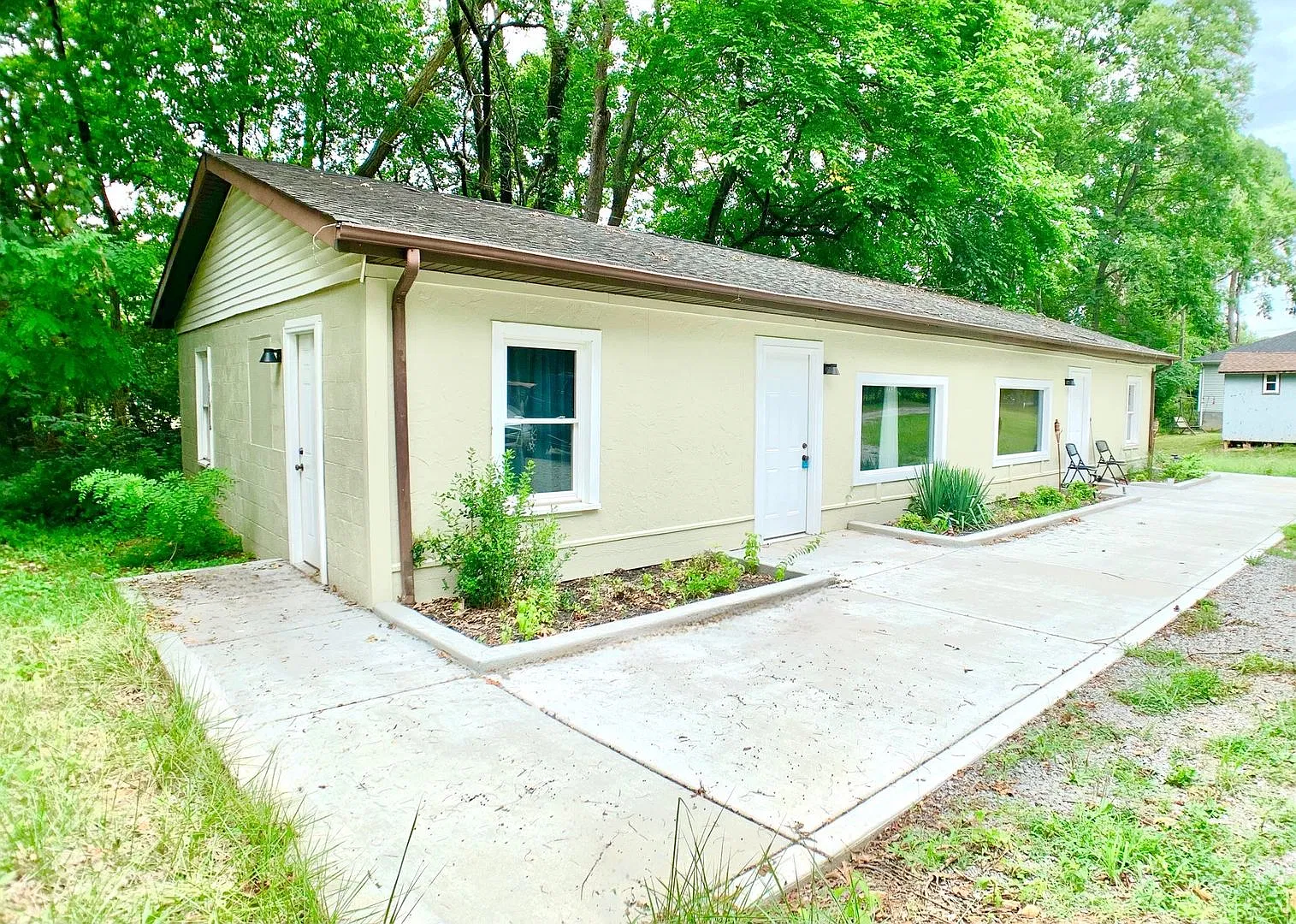 1624 Golf Club Ln — Photo 1