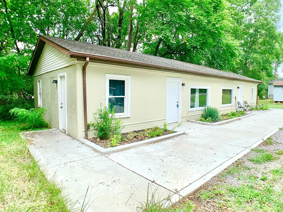 1624 Golf Club Ln