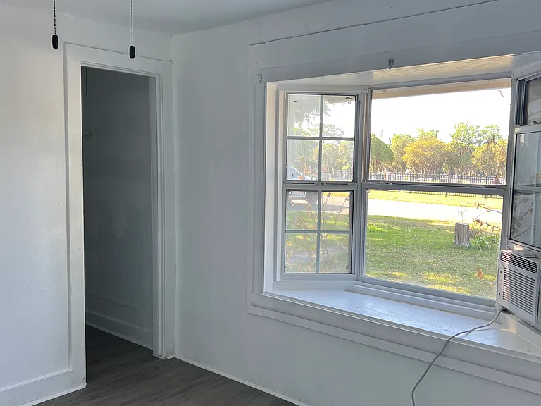 602 Monroe St — Photo 13