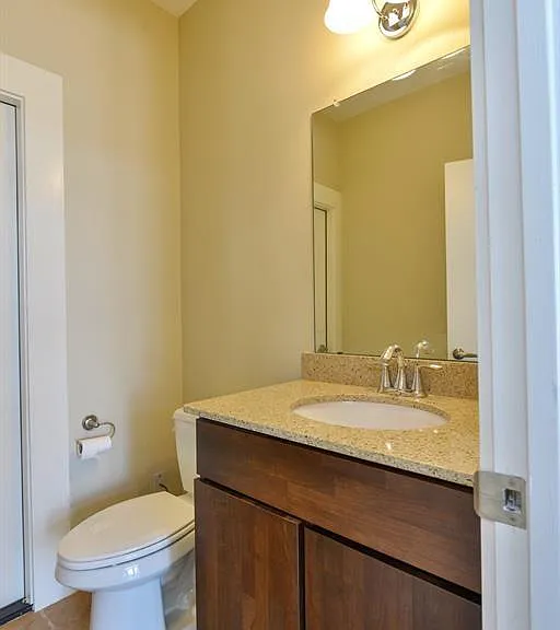 1807 W Webster St — Photo 28