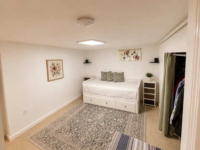 37 Irving Pl — Photo 5