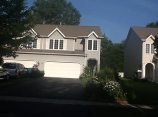 562 Birch Rd, Woodstock, IL 60098