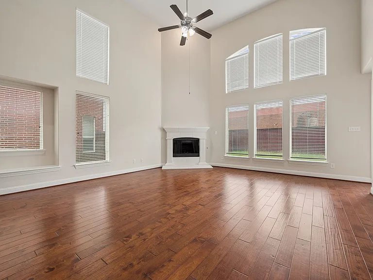 9813 Karlovich Dr — Photo 33