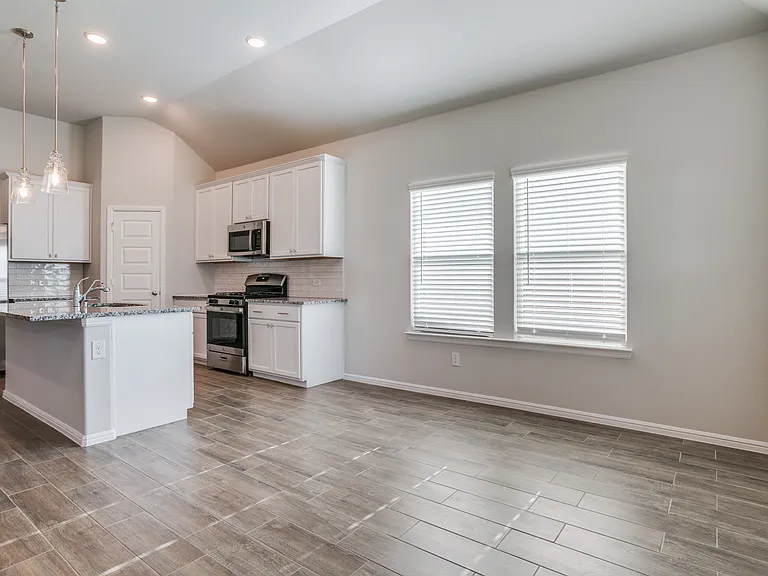 13140 Mizell Ln — Photo 6