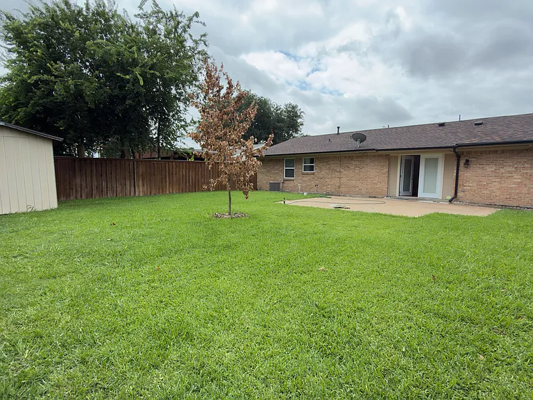 4613 Danville Dr — Photo 9