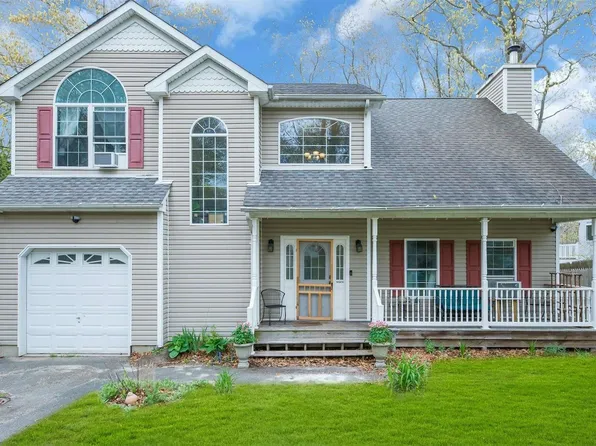 15 Overlook Drive, Mastic, NY 11950