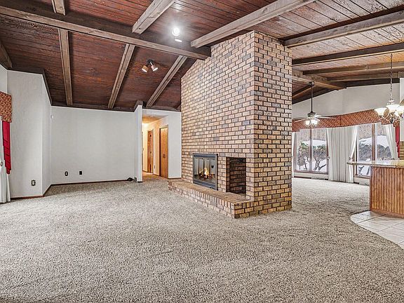 4th image of 17570 Seventeen Mile Rd