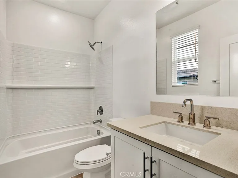 325 Hazel Rancho — Photo 16