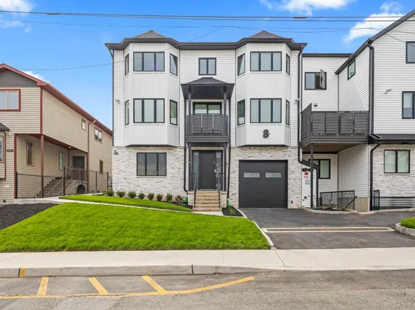 8 1st Street #111, Spring Valley, NY 10977