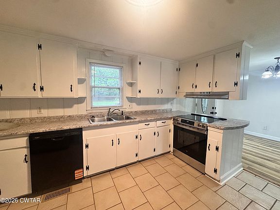 4th image of 3379 W Cross St