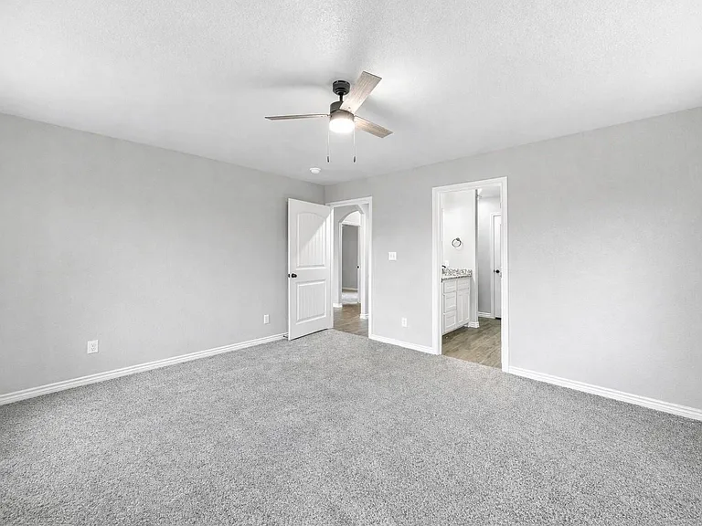 228 Saint Charles Dr — Photo 6