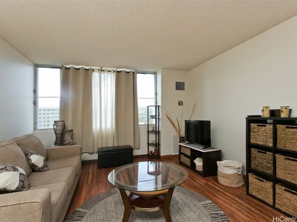 3045 Ala Napuaa Pl APT 617, Honolulu, HI 96818