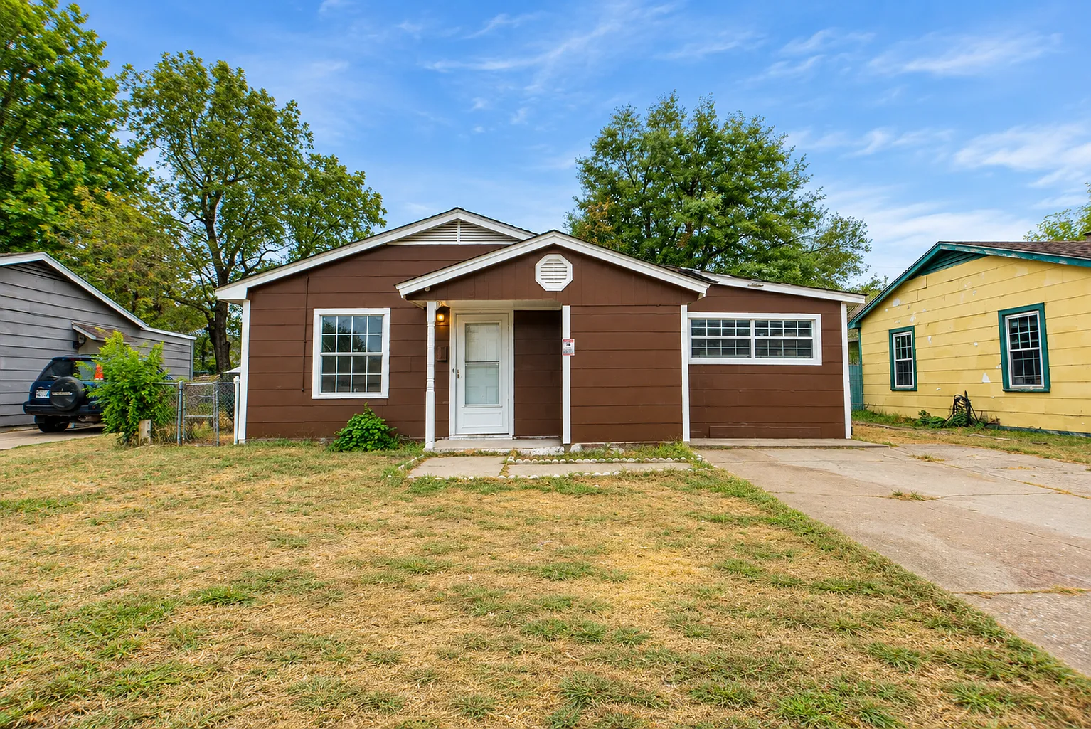 3 bed, 1000 sqft, $1,295 — Photo 1