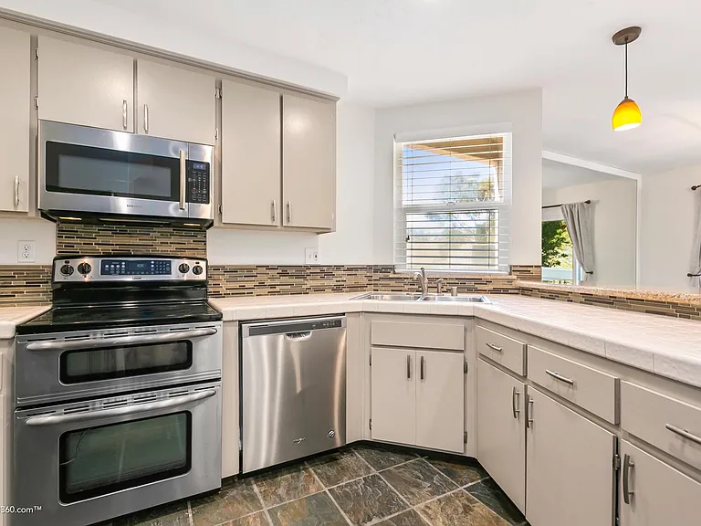 2774 Ariane Dr #75 — Photo 10