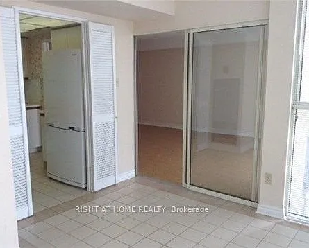 5460 Yonge St #404 — Photo 9