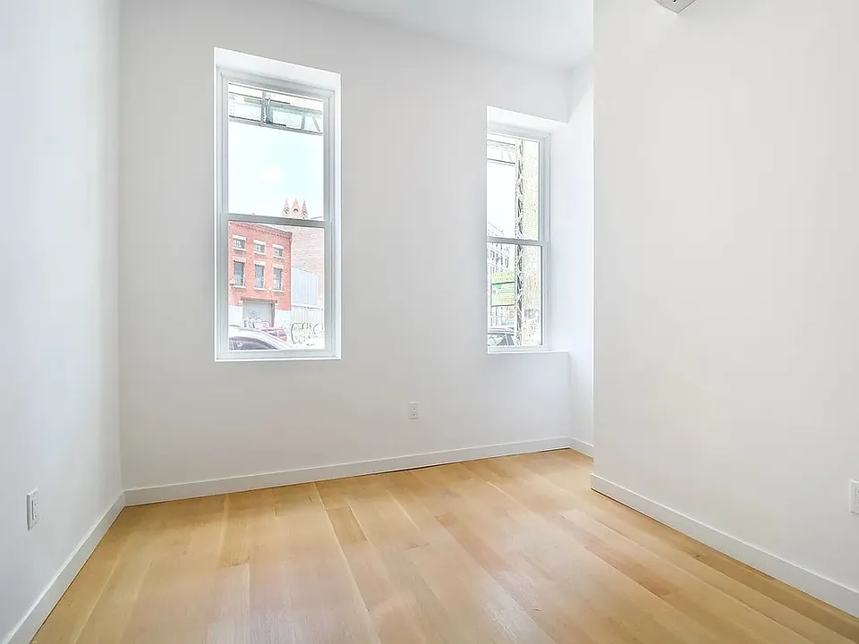 1146 Myrtle Ave #2