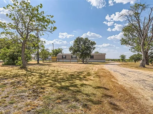 517 Crossroads Dr, Dale, TX 78616