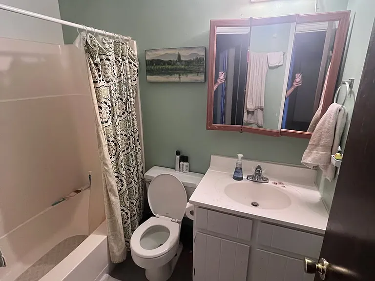 1460 Edgewood Ct — Photo 4