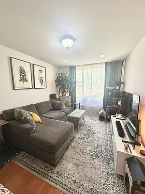 Rented by Luxian International Realty LLC | media 5