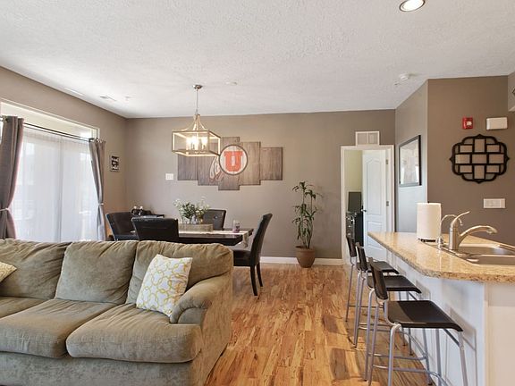 5th image of 4734 W Thorndale Way
