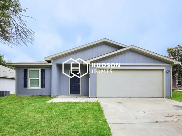334 Bounding Main St, Gun Barrel City, TX 75156