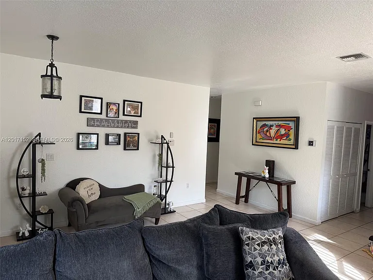 10270 SW 59th St — Photo 7