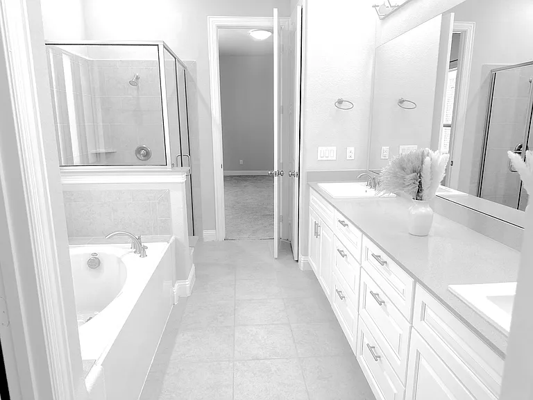 12709 Royal Oaks Ln — Photo 10