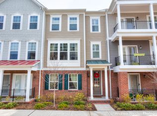 121 Anthem Ave, Herndon, VA 20170