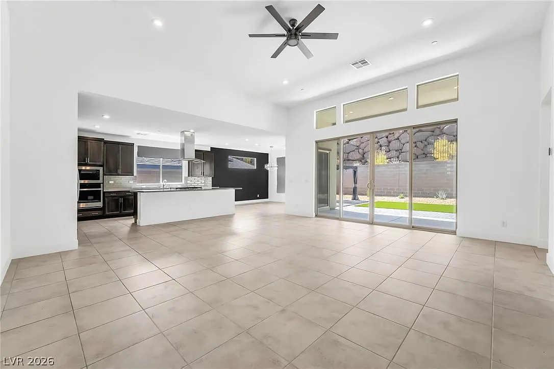 4 bed, 3.0 bath, 2737 sqft, $4,800 — Photo 4